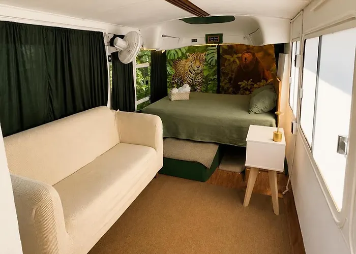 Apartment Bajo El Arbol Converted Bus Experience Near Airport *